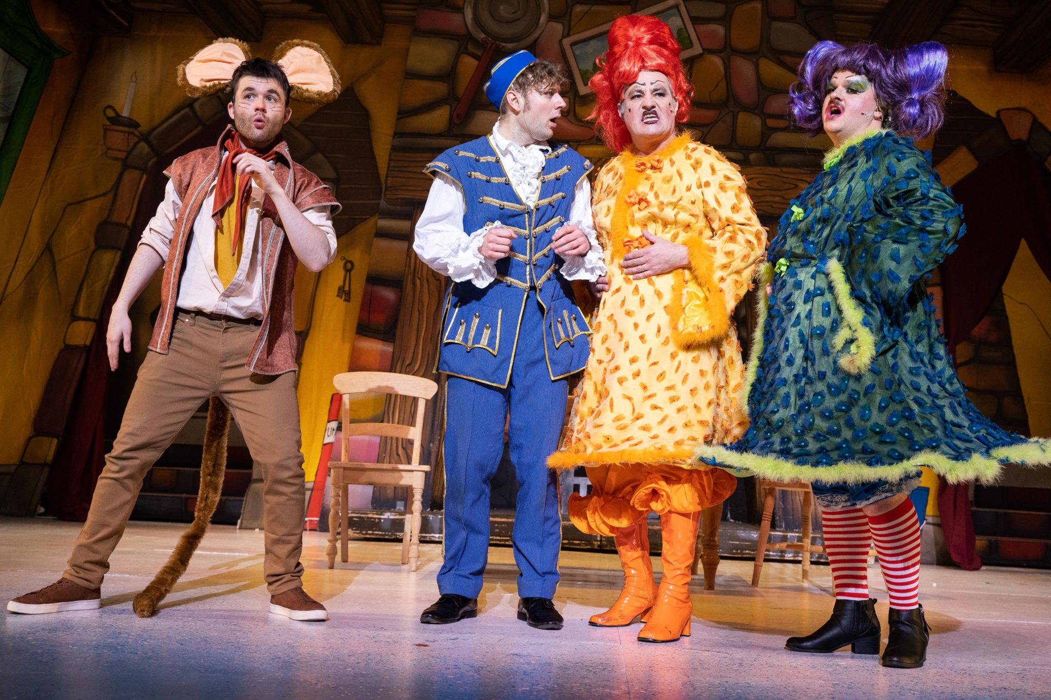 Cast Theatre teams up with local hospital for a special live panto ...